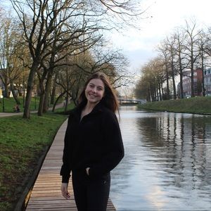 Meet your Posher, Nadia